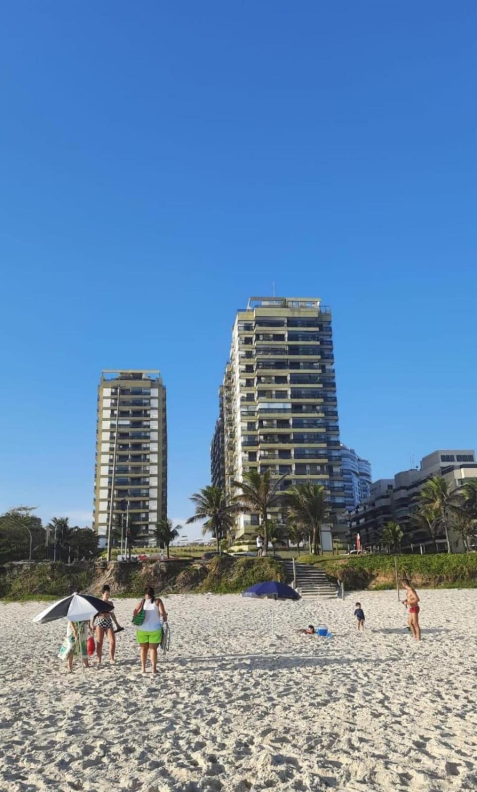 Lindo Apto No Barrabela, Todo Equipado, Com Arcondicionados Split Novos No Quarto E Na Sala, Limpissimo, Cheiroso, Novinho, Condominio Em Frente A Praia, Com Piscina Aquecida, Sauna, Quadra, Academia, Lavanderia, Salao De Beleza, Restaurantes, Mercad Rio de Janeiro Exterior foto