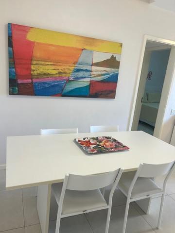 Lindo Apto No Barrabela, Todo Equipado, Com Arcondicionados Split Novos No Quarto E Na Sala, Limpissimo, Cheiroso, Novinho, Condominio Em Frente A Praia, Com Piscina Aquecida, Sauna, Quadra, Academia, Lavanderia, Salao De Beleza, Restaurantes, Mercad Rio de Janeiro Exterior foto