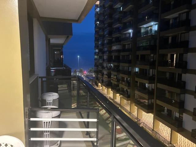 Lindo Apto No Barrabela, Todo Equipado, Com Arcondicionados Split Novos No Quarto E Na Sala, Limpissimo, Cheiroso, Novinho, Condominio Em Frente A Praia, Com Piscina Aquecida, Sauna, Quadra, Academia, Lavanderia, Salao De Beleza, Restaurantes, Mercad Rio de Janeiro Exterior foto